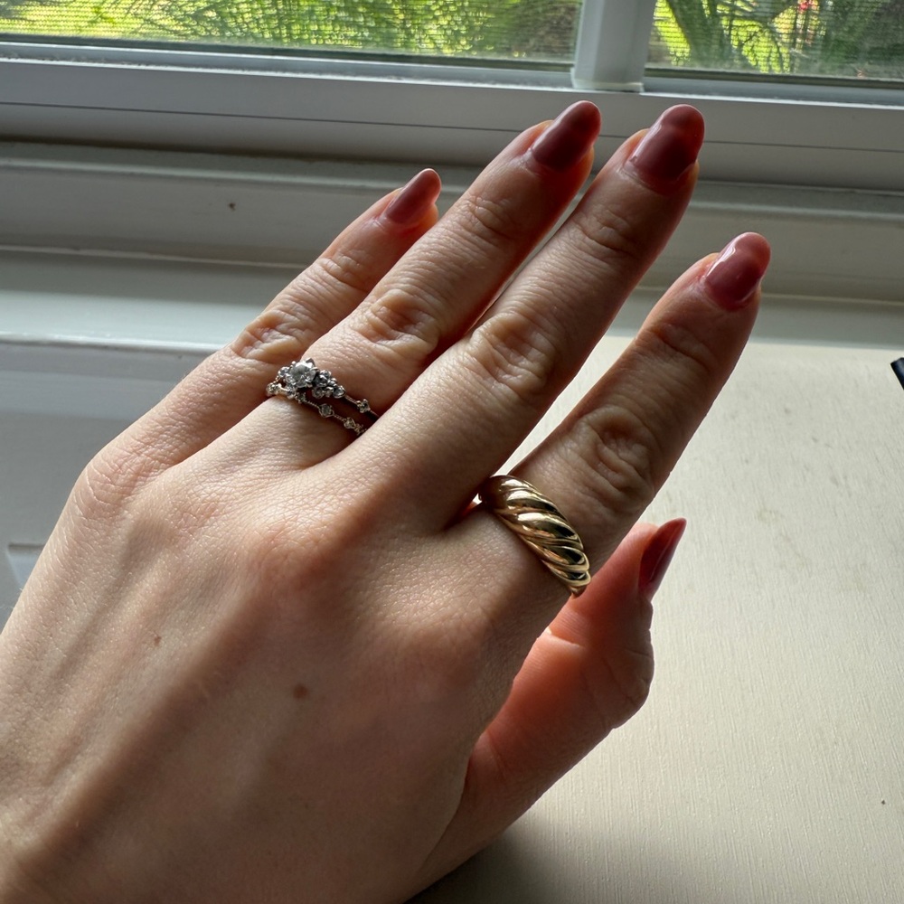 Mejuri Thin Croissant Dome Ring Size 8 14K Gold